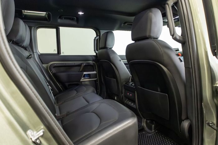 Land Rover Defender 2022