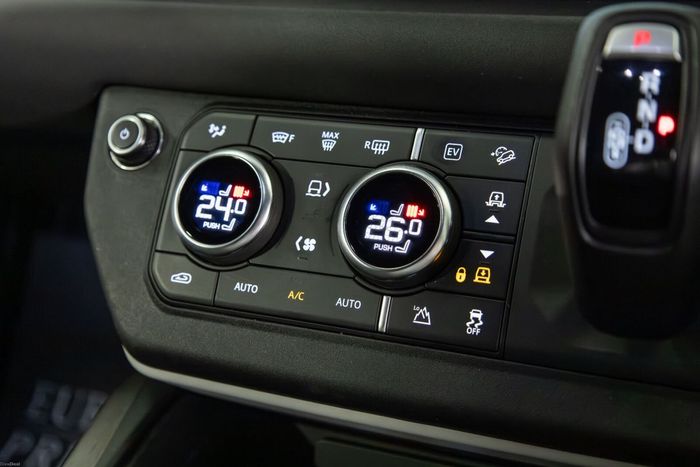 Land Rover Defender 2022