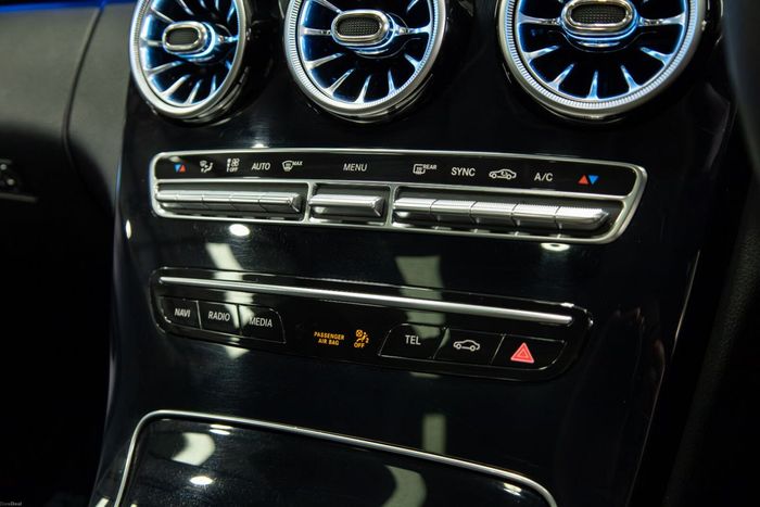 Mercedes-Benz C-Class 2019