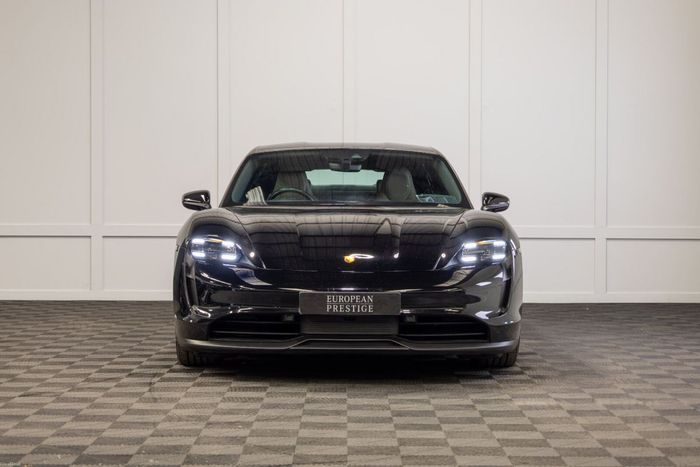 Porsche Taycan 2023