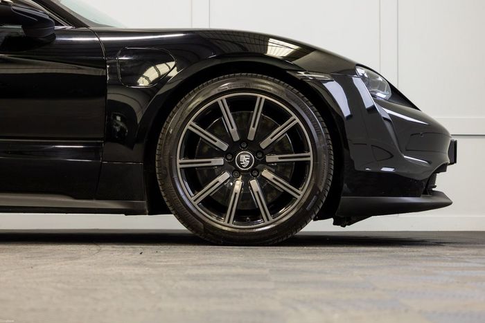 Porsche Taycan 2023