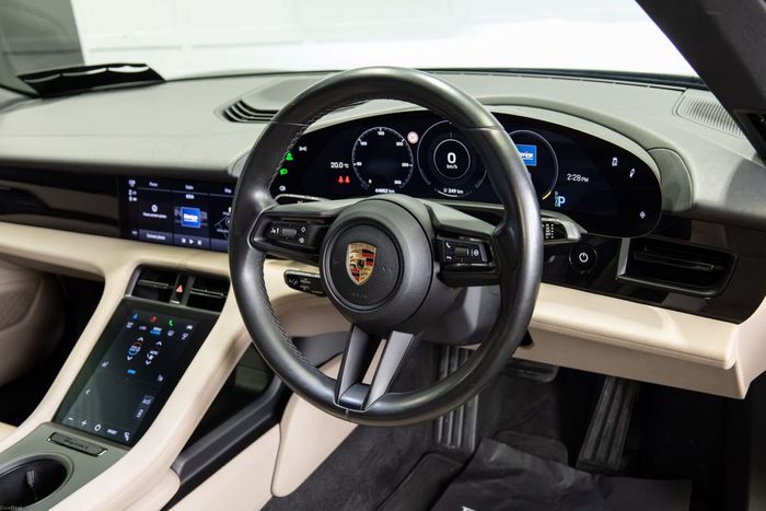 Porsche Taycan 2023