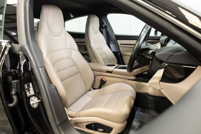 Porsche Taycan 2023