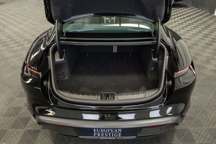 Porsche Taycan 2023