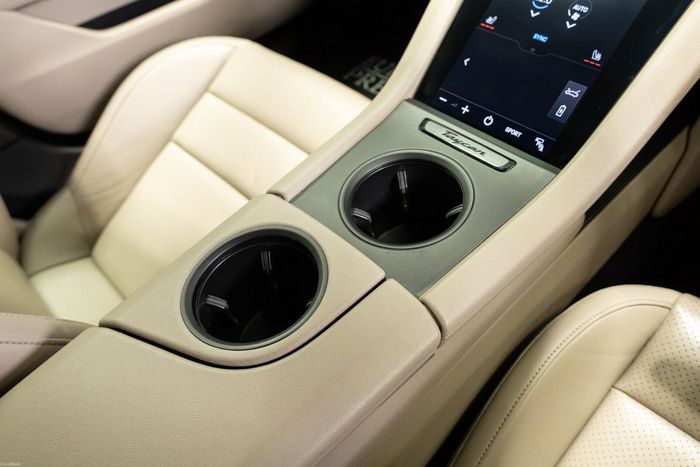 Porsche Taycan 2023
