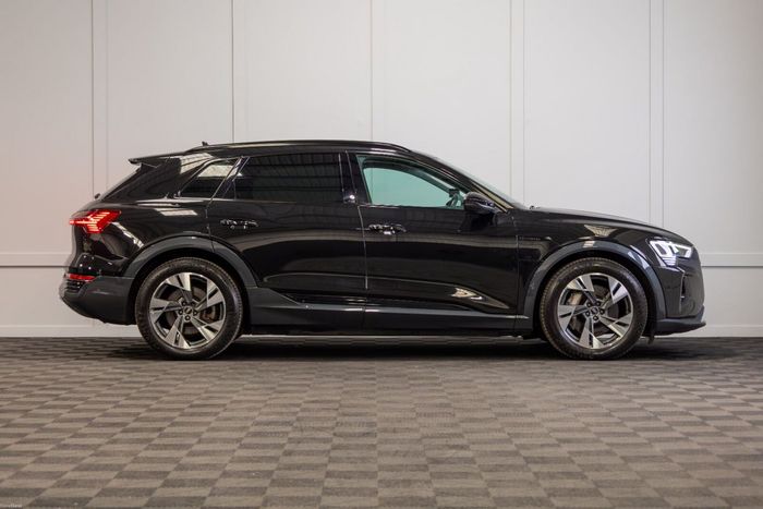 Audi Q8 e-tron 2023