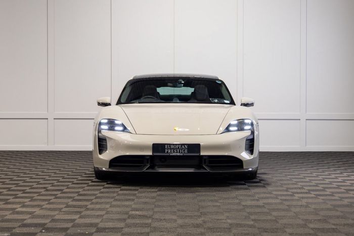 Porsche Taycan 2022