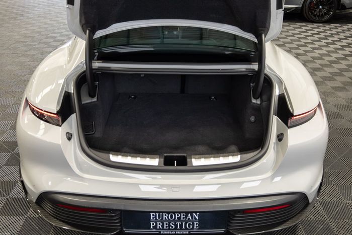 Porsche Taycan 2022