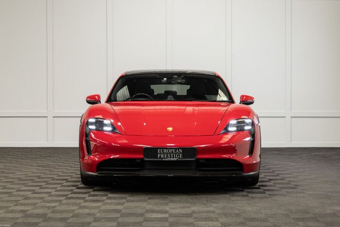 Porsche Taycan 2022