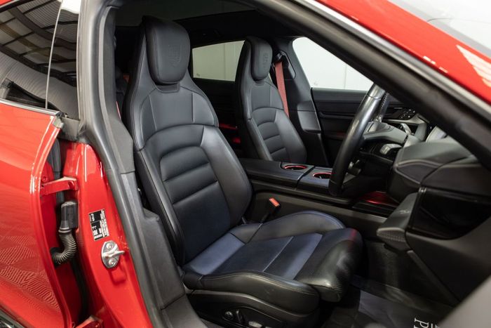 Porsche Taycan 2022