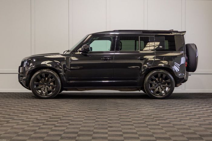 Land Rover Defender 2022