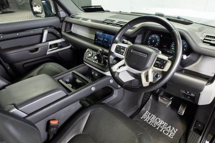 Land Rover Defender 2022