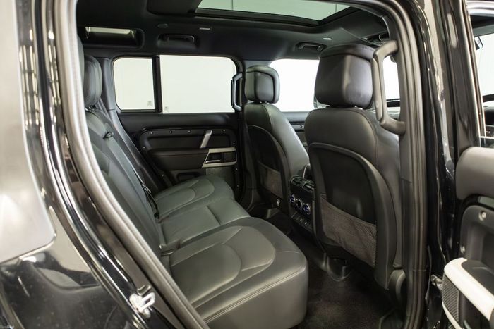 Land Rover Defender 2022