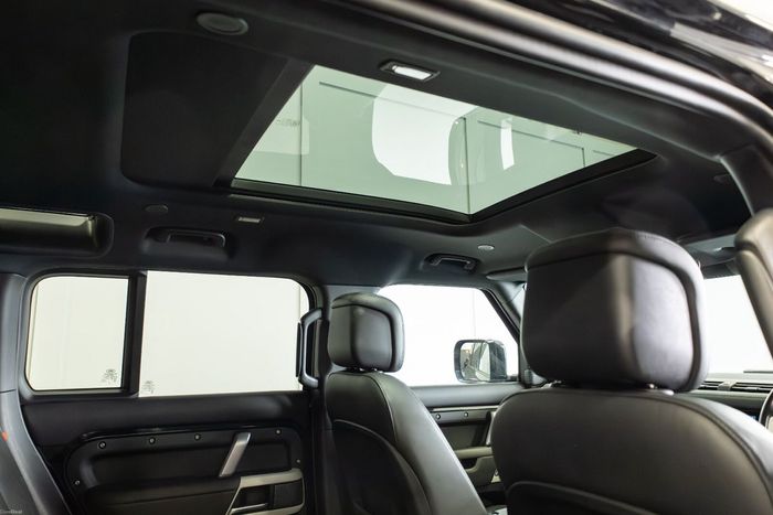 Land Rover Defender 2022