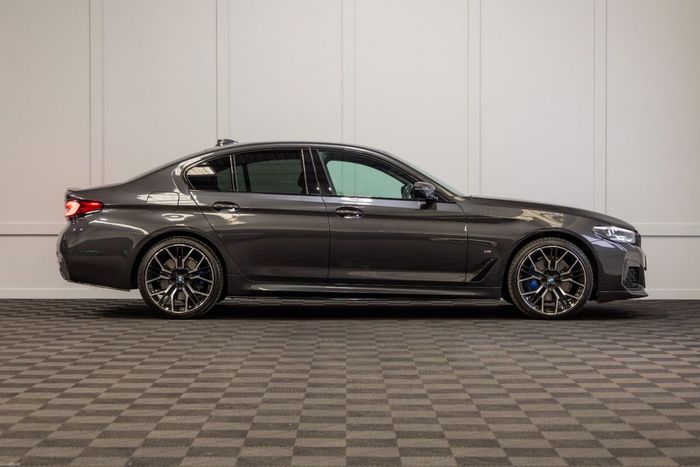 BMW 5 Series 2021