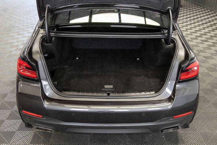 BMW 5 Series 2021