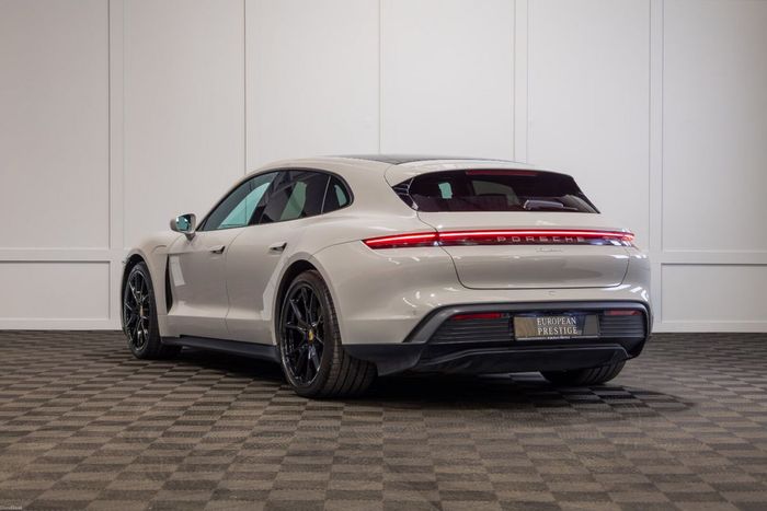 Porsche Taycan 2023