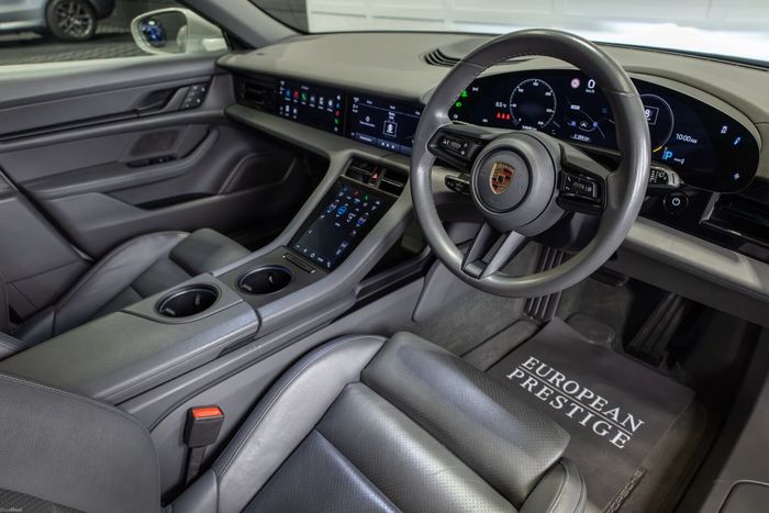 Porsche Taycan 2023