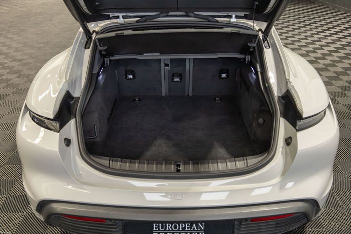 Porsche Taycan 2023