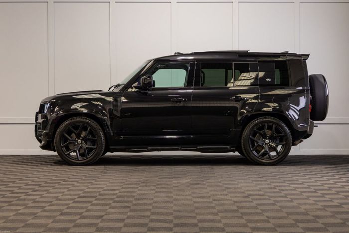 Land Rover Defender 2022