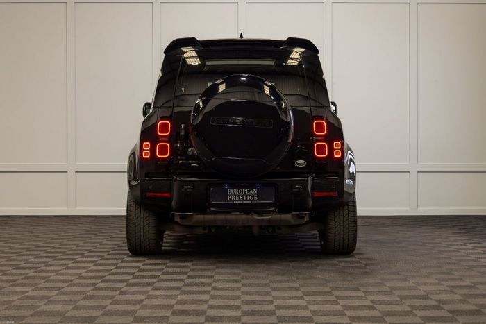 Land Rover Defender 2022
