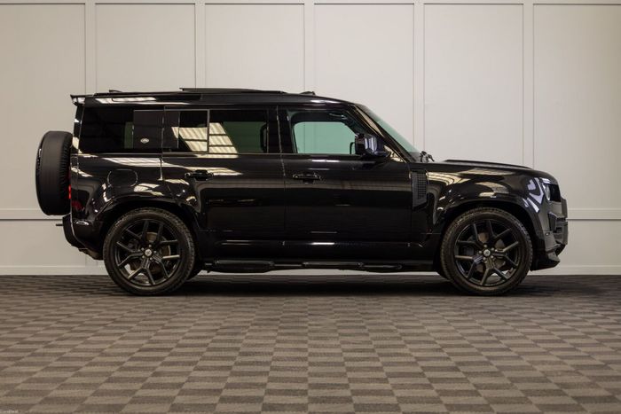 Land Rover Defender 2022