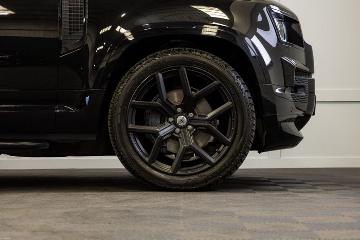 Land Rover Defender 2022