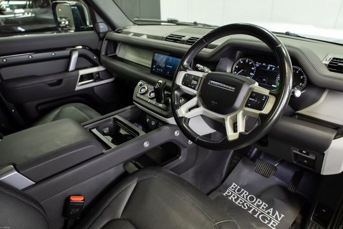 Land Rover Defender 2022