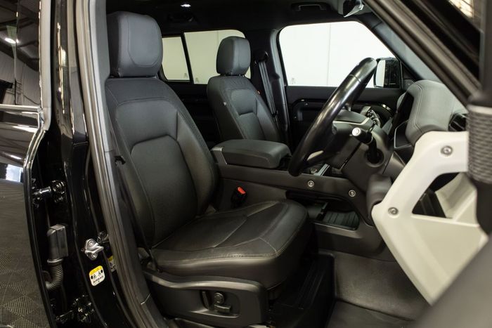 Land Rover Defender 2022