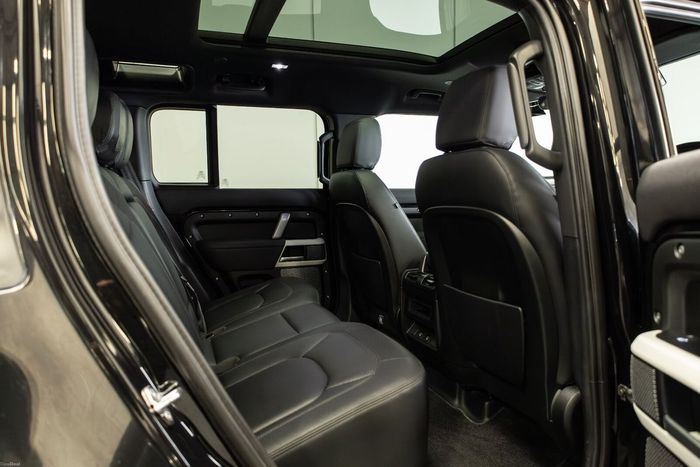 Land Rover Defender 2022