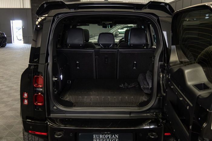 Land Rover Defender 2022