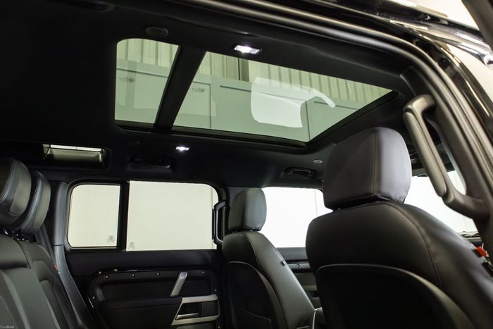 Land Rover Defender 2022