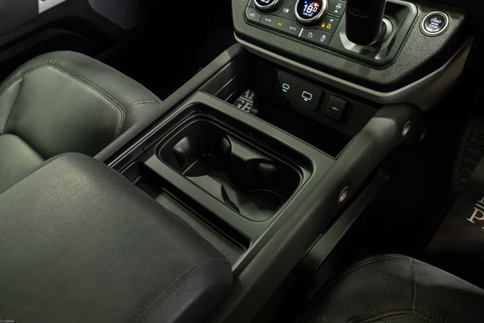 Land Rover Defender 2022