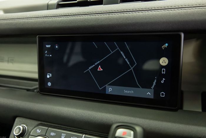 Land Rover Defender 2022