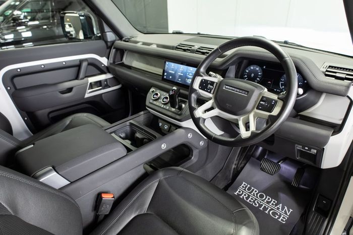 Land Rover Defender 2022