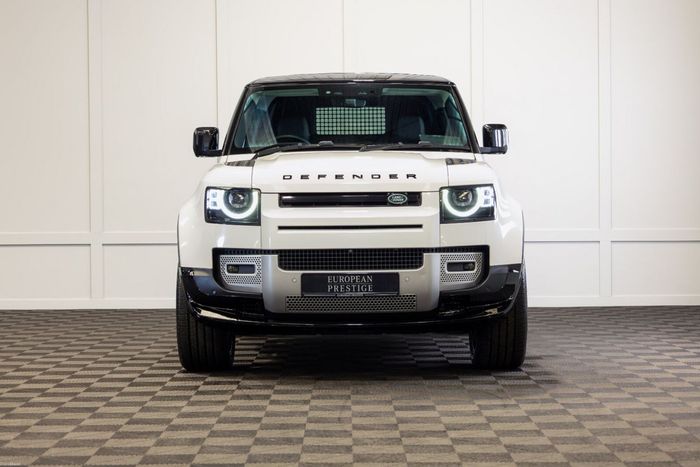 Land Rover Defender 2022