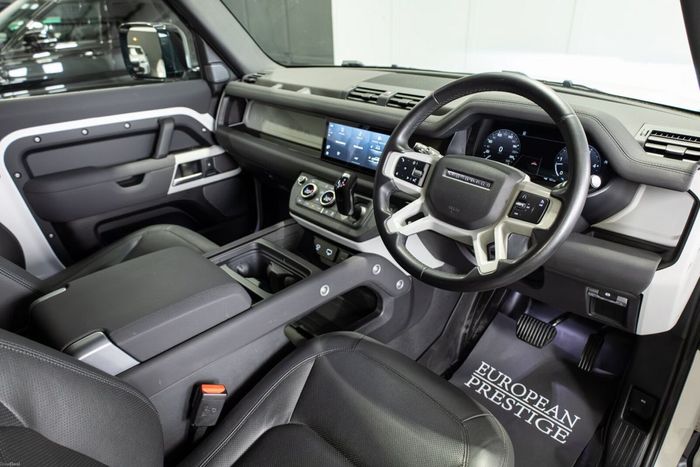 Land Rover Defender 2022