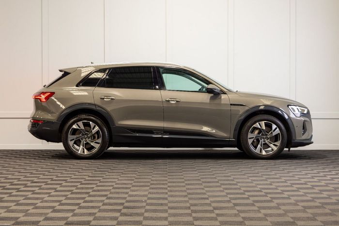 Audi Q8 e-tron 2023