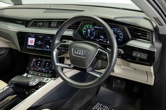 Audi Q8 e-tron 2023