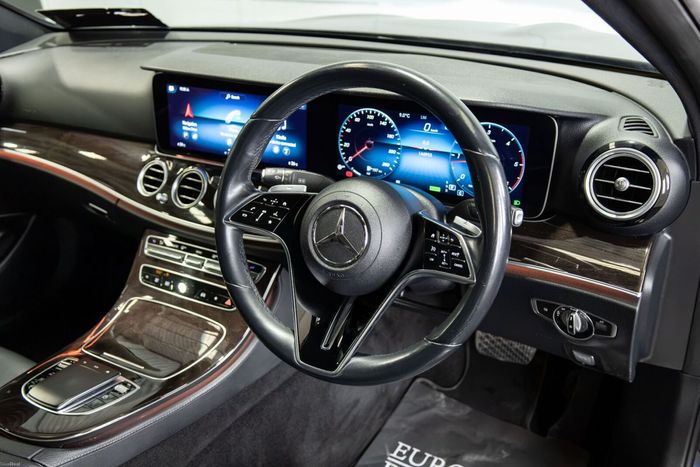 Mercedes-Benz E-Class 2022