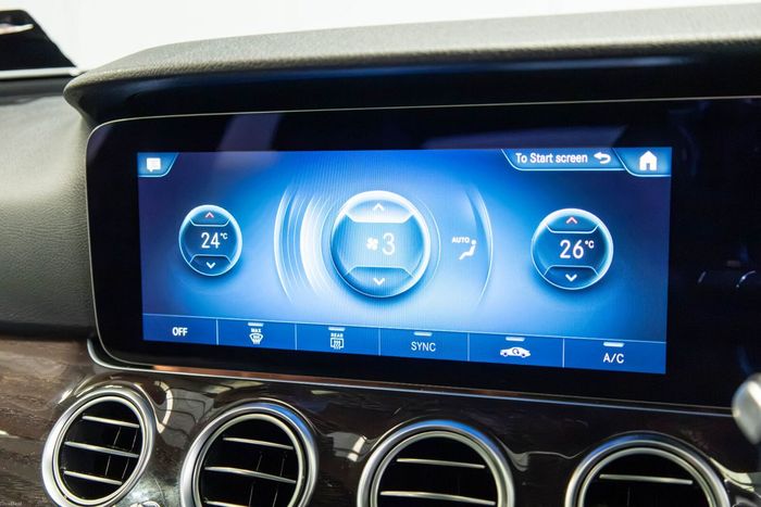 Mercedes-Benz E-Class 2022