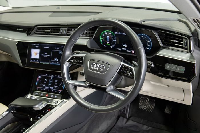 Audi Q8 e-tron 2023