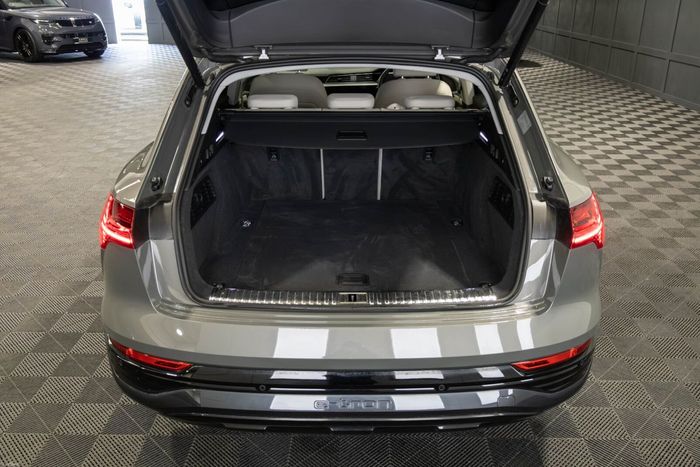 Audi Q8 e-tron 2023