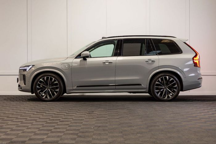 Volvo XC90 2025