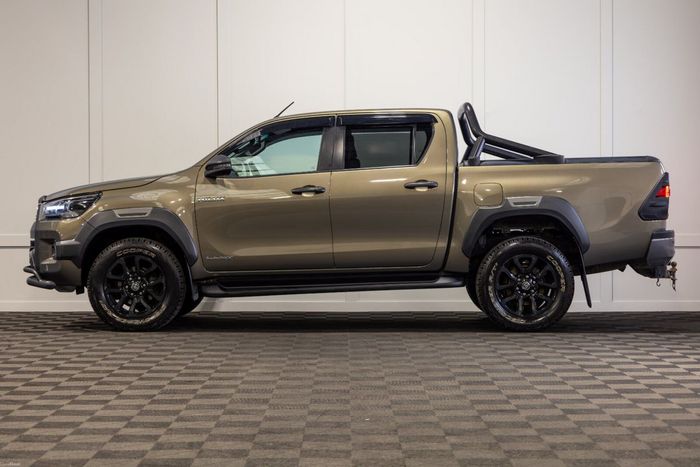 Toyota HiLux 2021