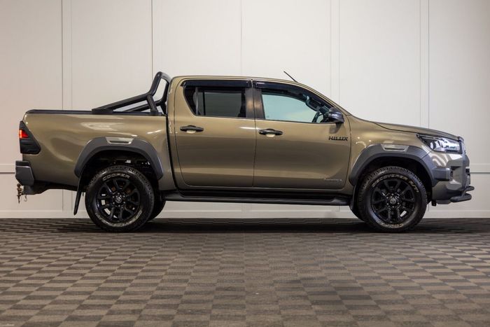 Toyota HiLux 2021