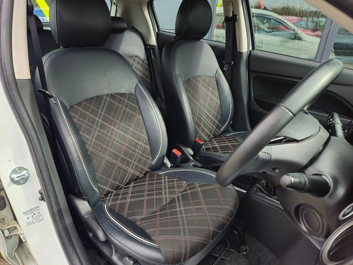 Mitsubishi Space Star 2021