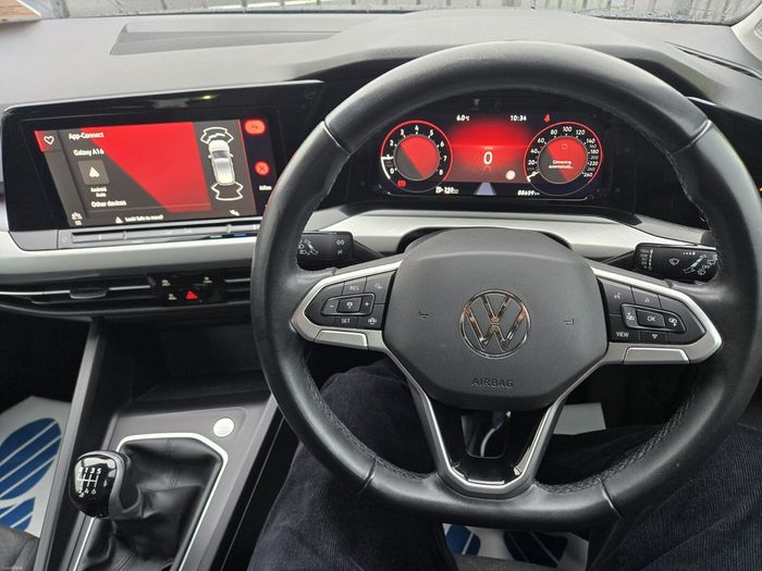 Volkswagen Golf 2023