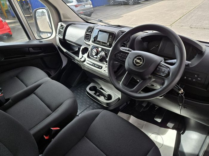 Opel Movano 2025