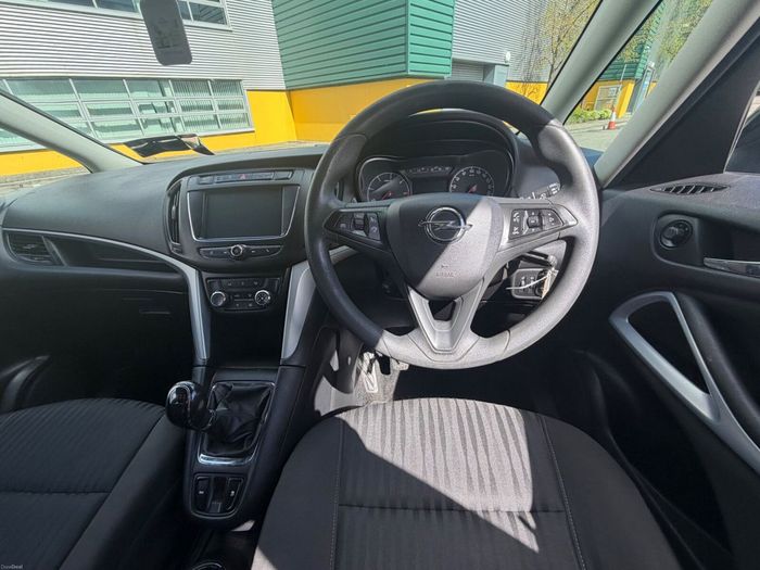 Opel Zafira 2017